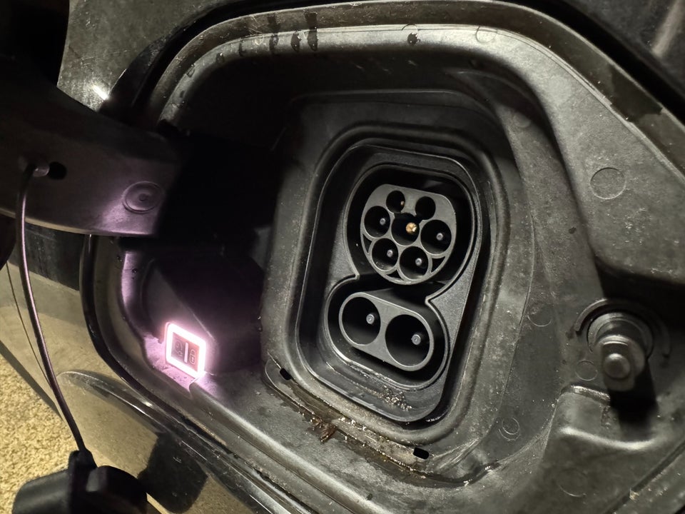 Peugeot e-208 50 GT 5d