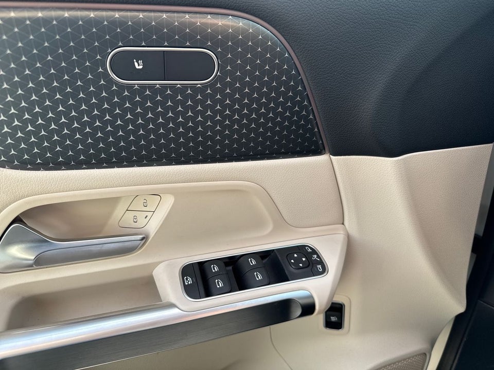 Mercedes EQB300 Progressive 4Matic 7prs 5d