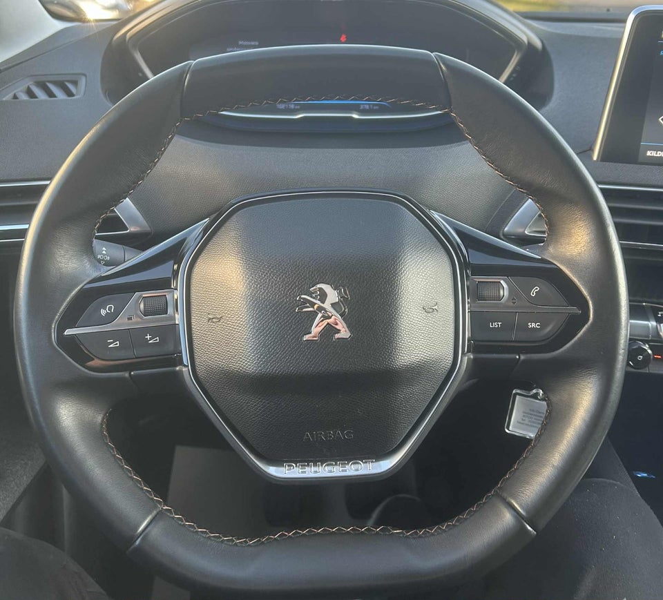 Peugeot 3008 1,2 e-THP 130 Active 5d