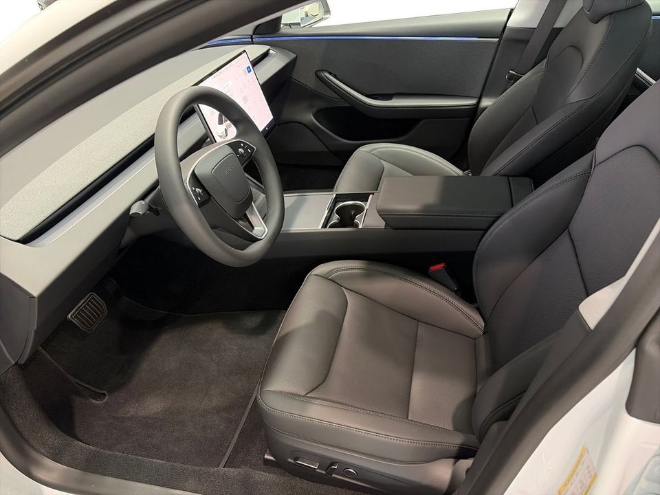 Tesla Model 3 Long Range RWD 4d