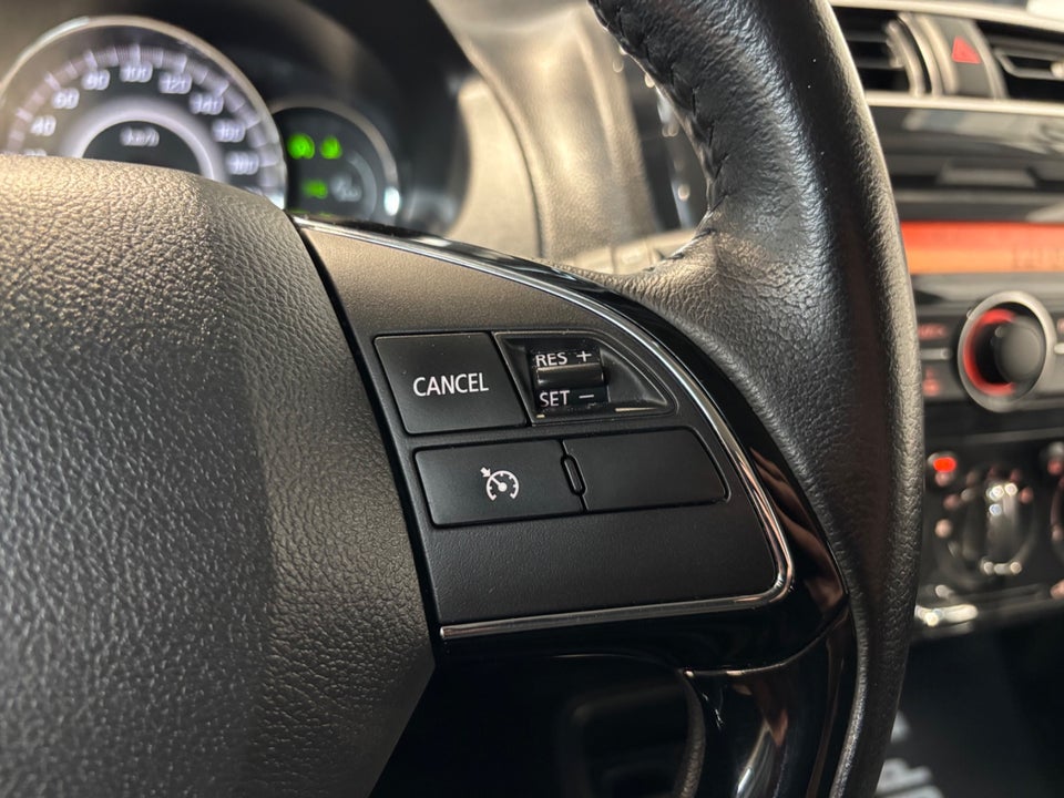 Mitsubishi Space Star 1,2 Invite+ CVT 5d