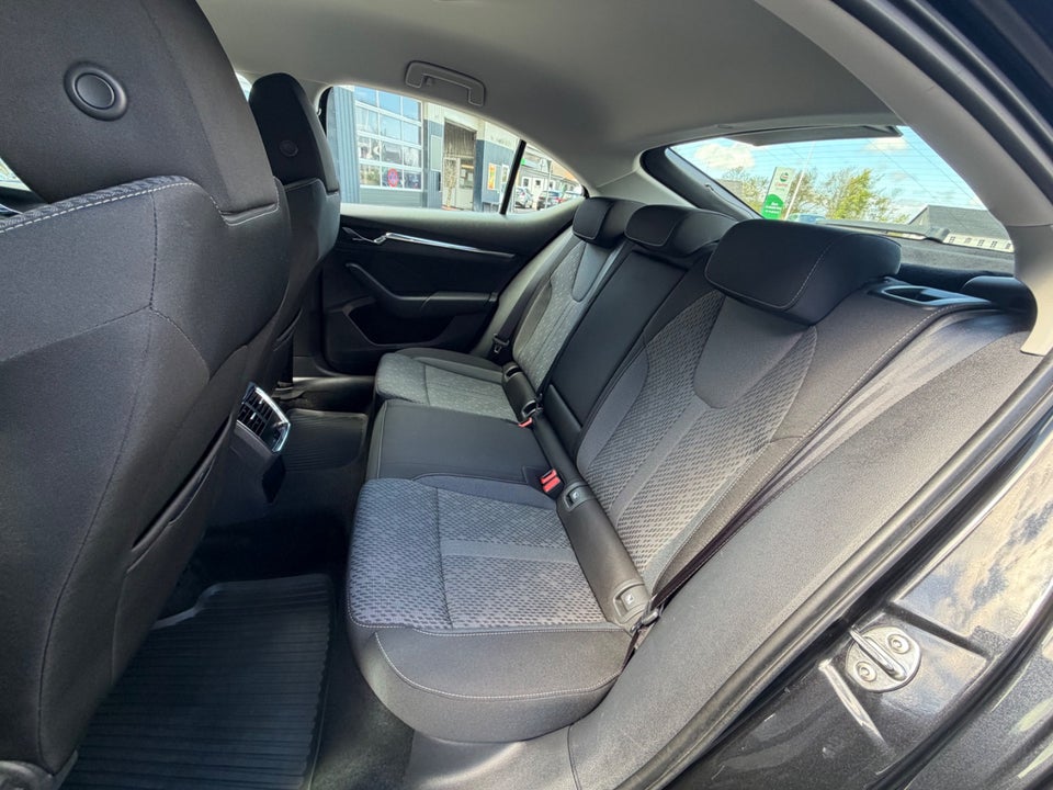 Skoda Octavia 1,4 TSi iV Plus DSG 5d