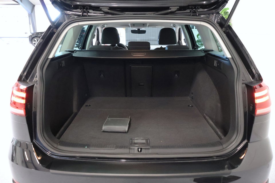 VW Golf VII 1,6 TDi 115 Comfortline Variant DSG 5d