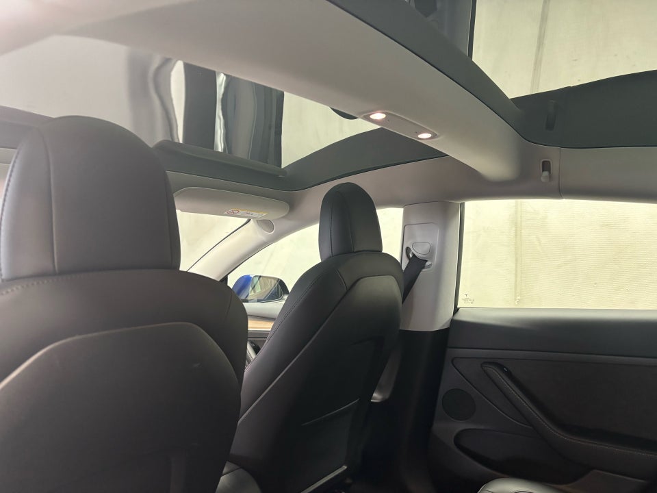 Tesla Model 3 RWD 4d