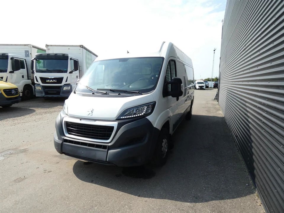 Peugeot Boxer 330 2,0 BlueHDi 130 L2H2 Premium