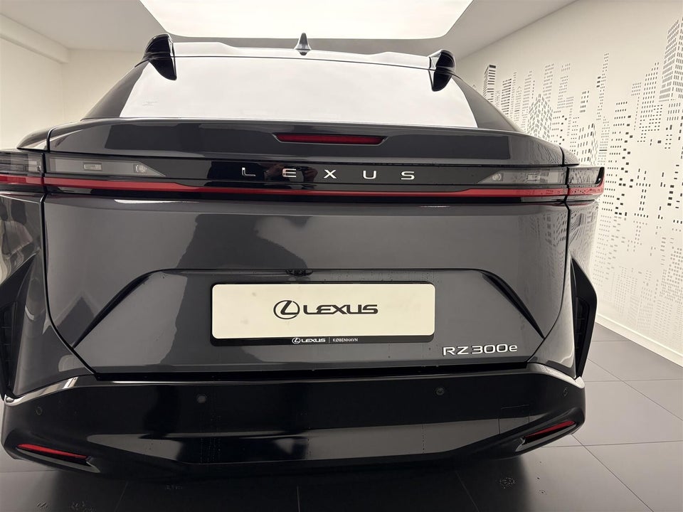 Lexus RZ300e Luxury 5d