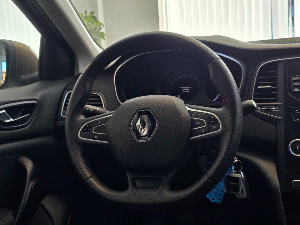 Renault Megane IV 1,2 TCe 100 Life 5d