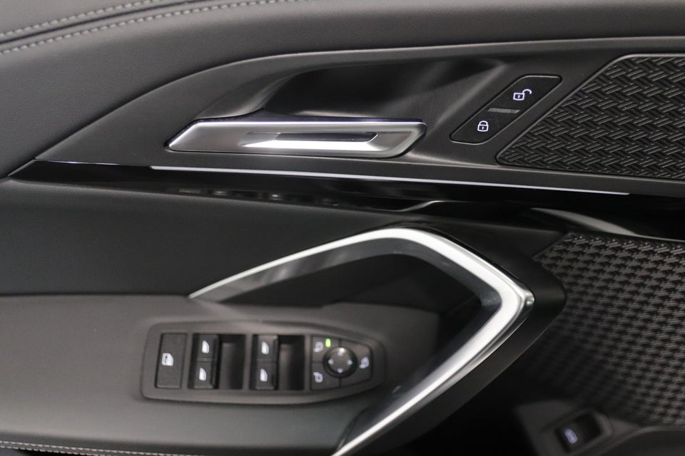 BMW iX1 xDrive30 X-Line 5d