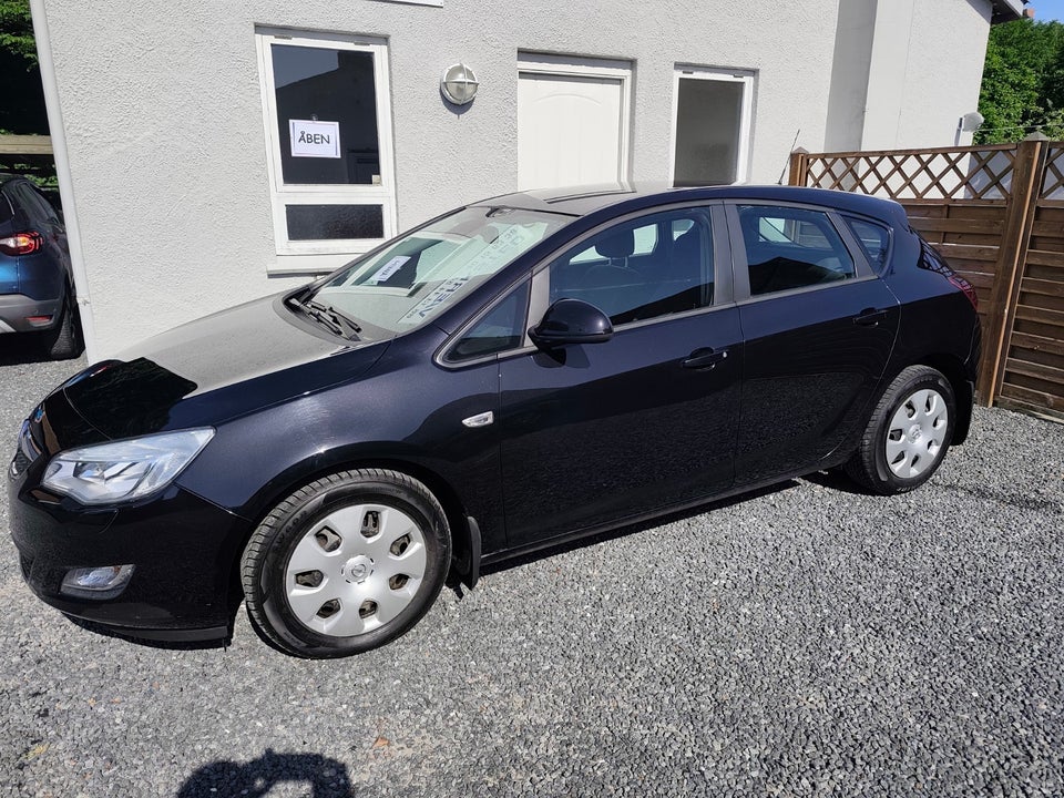 Opel Astra 1,6 Enjoy 5d