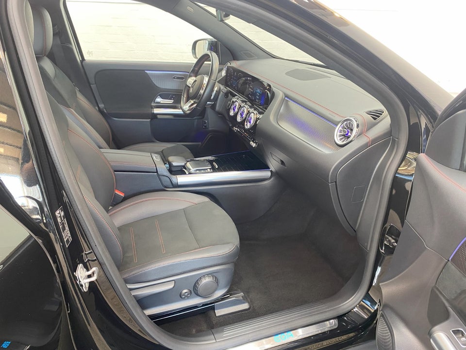 Mercedes EQA300 AMG Line 4Matic 5d