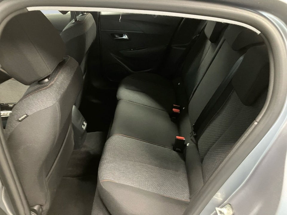 Peugeot e-208 50 Style 5d