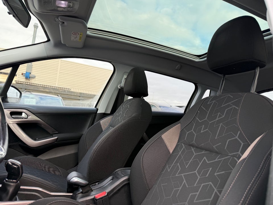 Peugeot 2008 1,2 VTi 82 Allure 5d