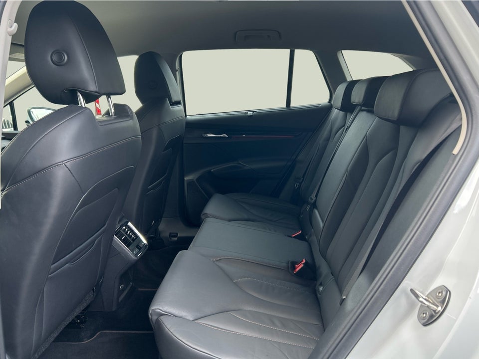 Skoda Enyaq 80 iV Suite 5d