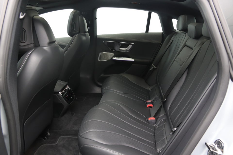 Mercedes EQE300 Premium 4d