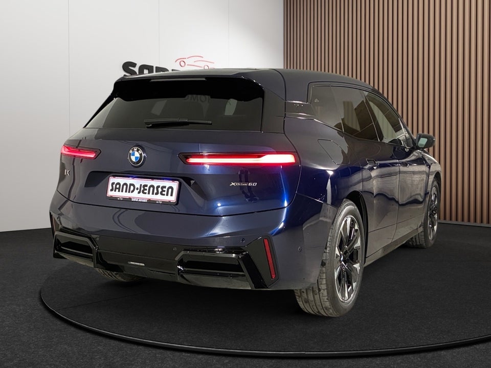 BMW iX xDrive60 M-Sport 5d