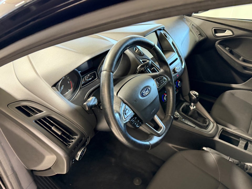 Ford Focus 1,5 TDCi 120 Business stc. 5d