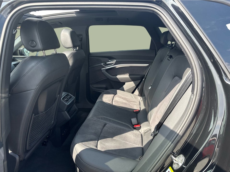 Audi e-tron 55 S-line quattro 5d