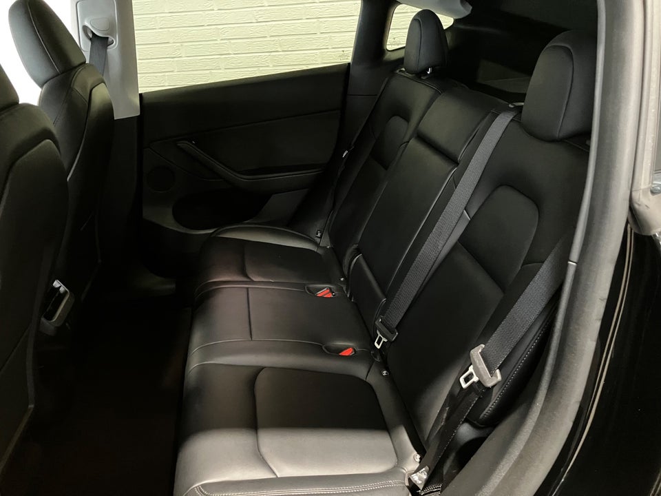 Tesla Model Y RWD 5d