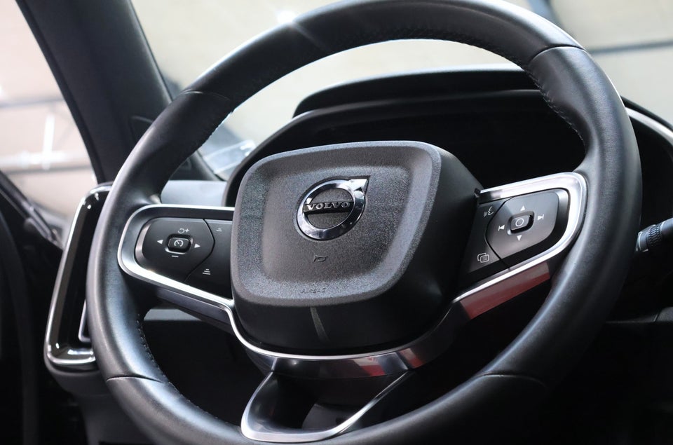 Volvo XC40 ReCharge Extended Range Plus 5d