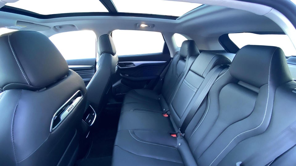 MG Marvel R Luxury 5d