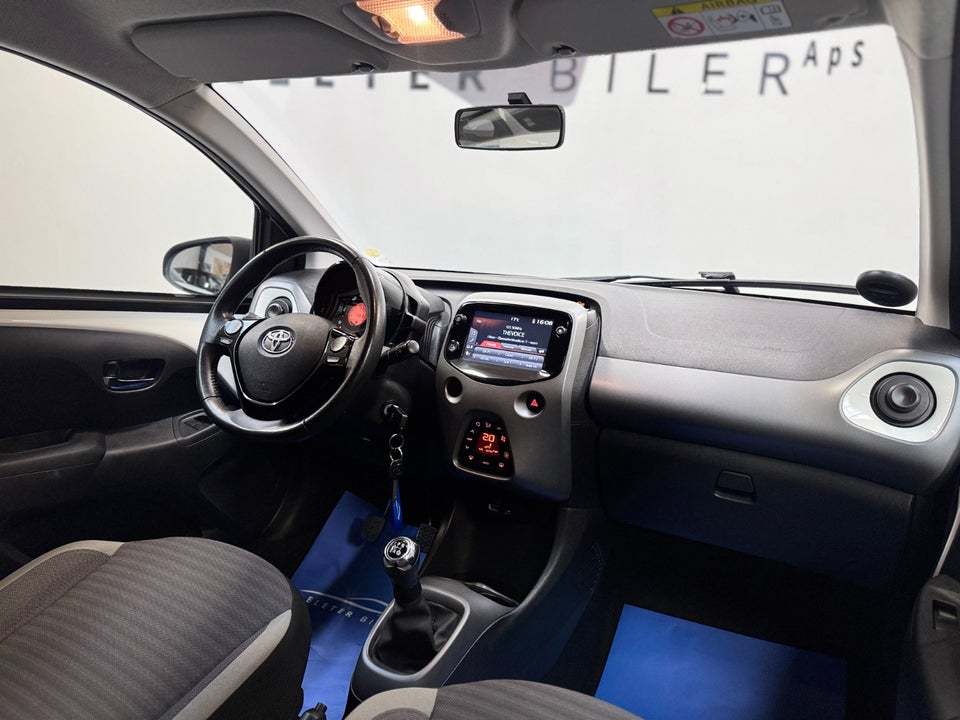 Toyota Aygo 1,0 VVT-i x-pression 5d