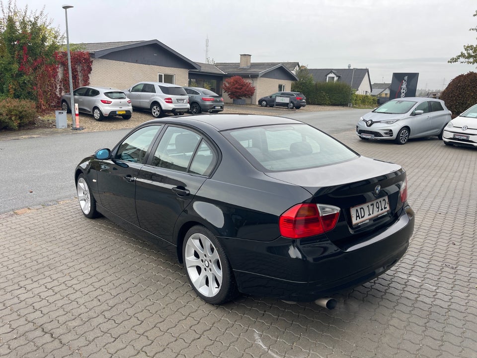 BMW 318i 2,0  4d