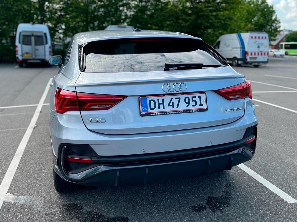 Audi Q3 45 TFSi e Attitude+ Sportback S-tr. 5d