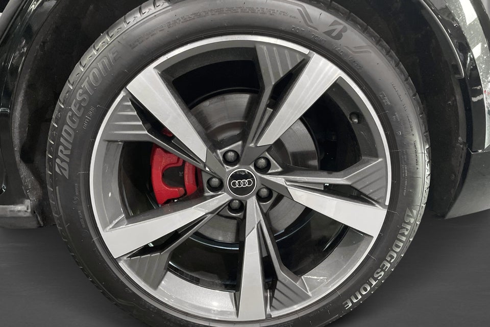 Audi SQ8 e-tron quattro 5d