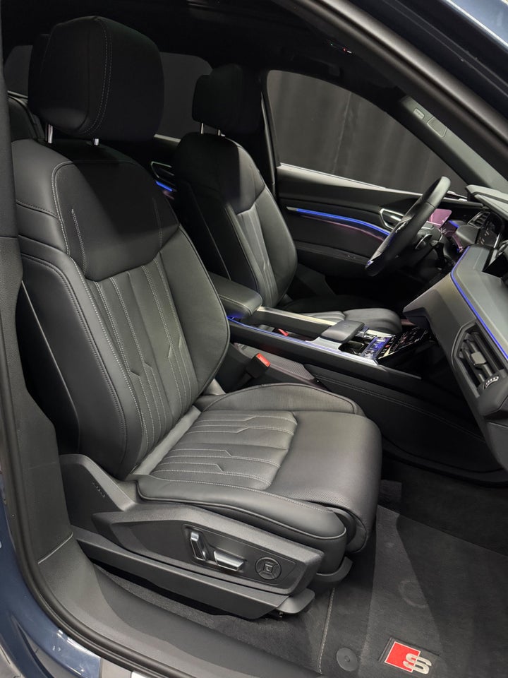 Audi SQ8 e-tron quattro 5d