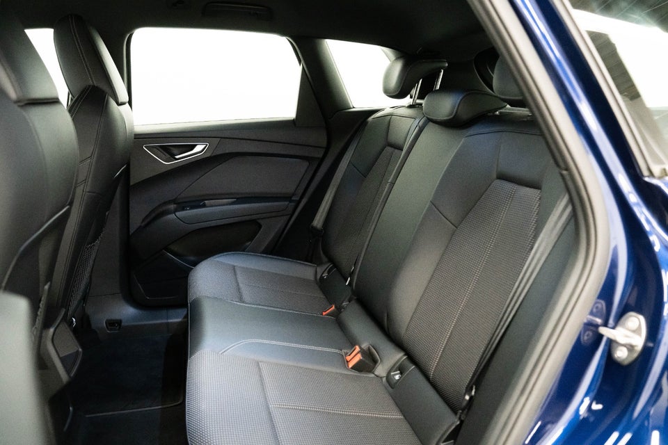 Audi Q4 e-tron 35 S-line 5d