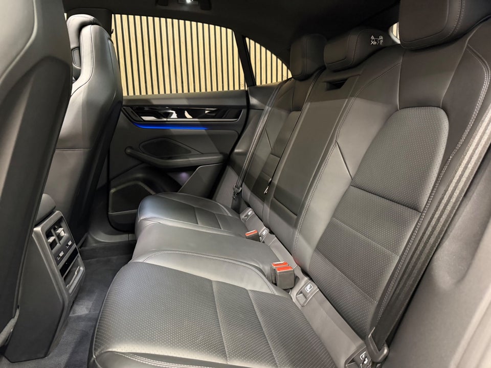 Porsche Macan 4 5d