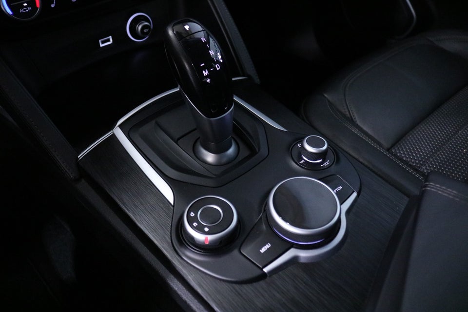 Alfa Romeo Stelvio 2,2 JTD 180 aut. 5d