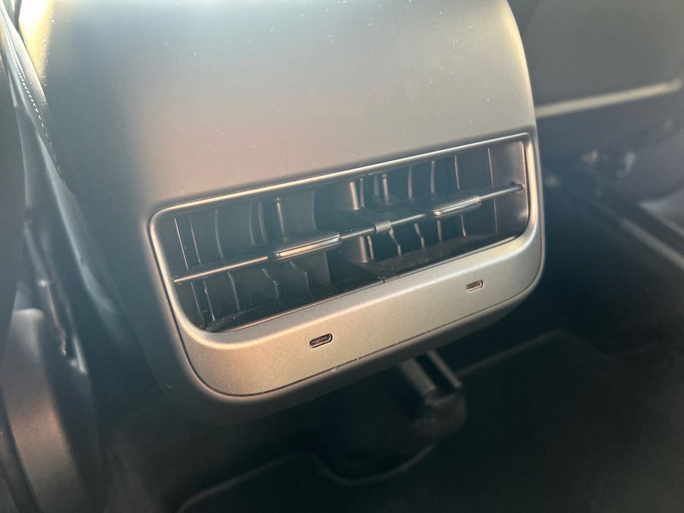 Tesla Model Y Long Range AWD 5d