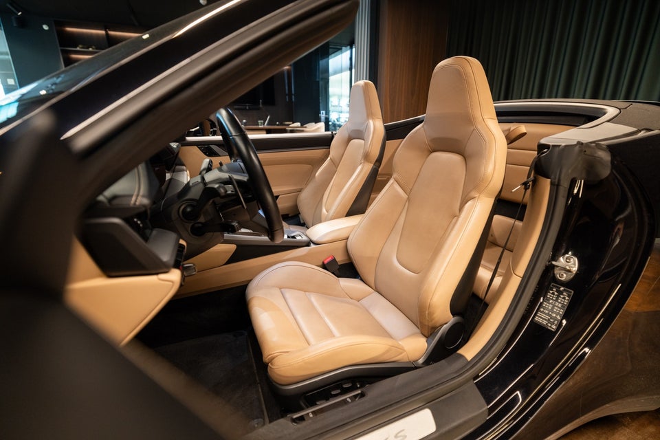 Porsche 911 Carrera 4S 3,0 Cabriolet PDK 2d