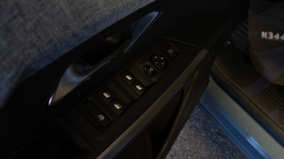 Peugeot e-5008 77 Allure 7prs 5d