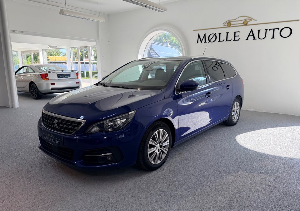 Peugeot 308 1,5 BlueHDi 130 Selection Sky 5d