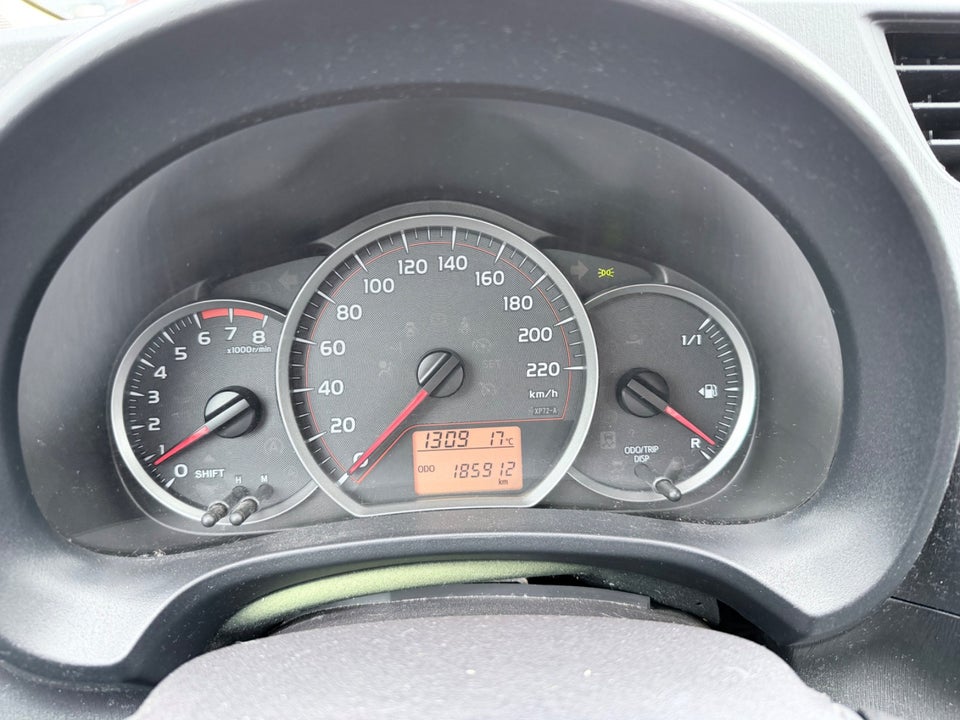 Toyota Yaris 1,3 VVT-i T2 5d