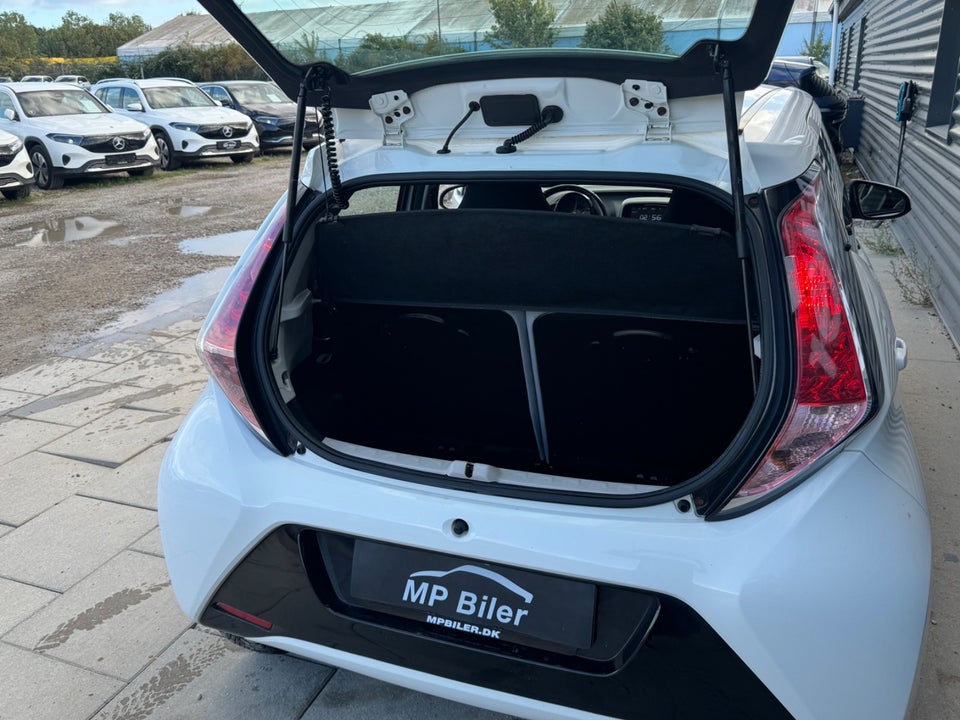 Toyota Aygo 1,0 VVT-i x-play x-touch 5d