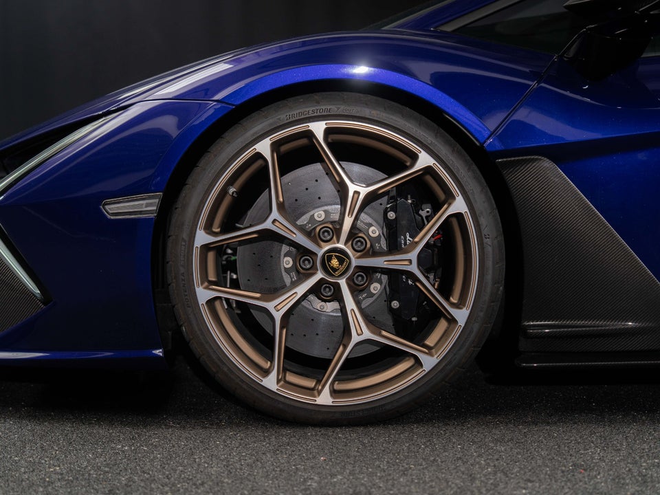 Lamborghini Revuelto 6,5  2d