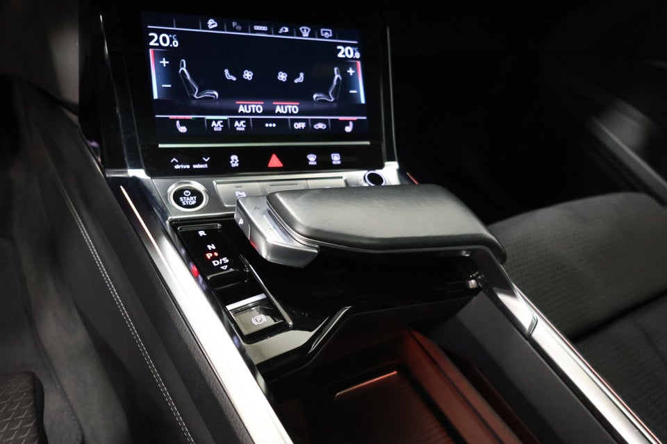 Audi Q8 e-tron 55 S-line quattro 5d