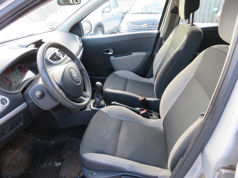 Renault Clio III 1,5 dCi 75 Avantage Sport Tourer 5d