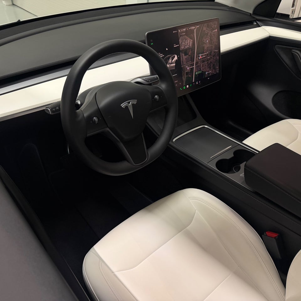 Tesla Model Y Long Range AWD 5d