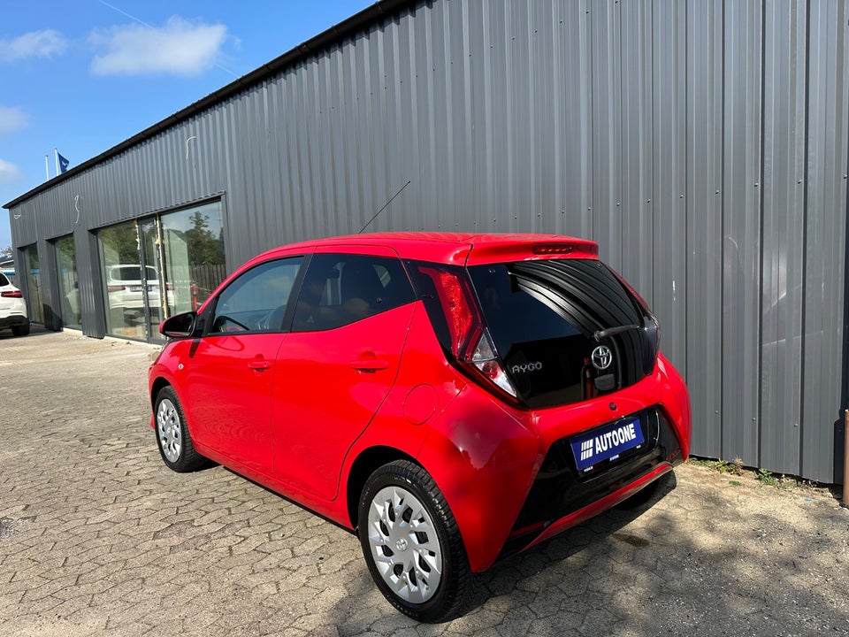 Toyota Aygo 1,0 VVT-i x-play 5d