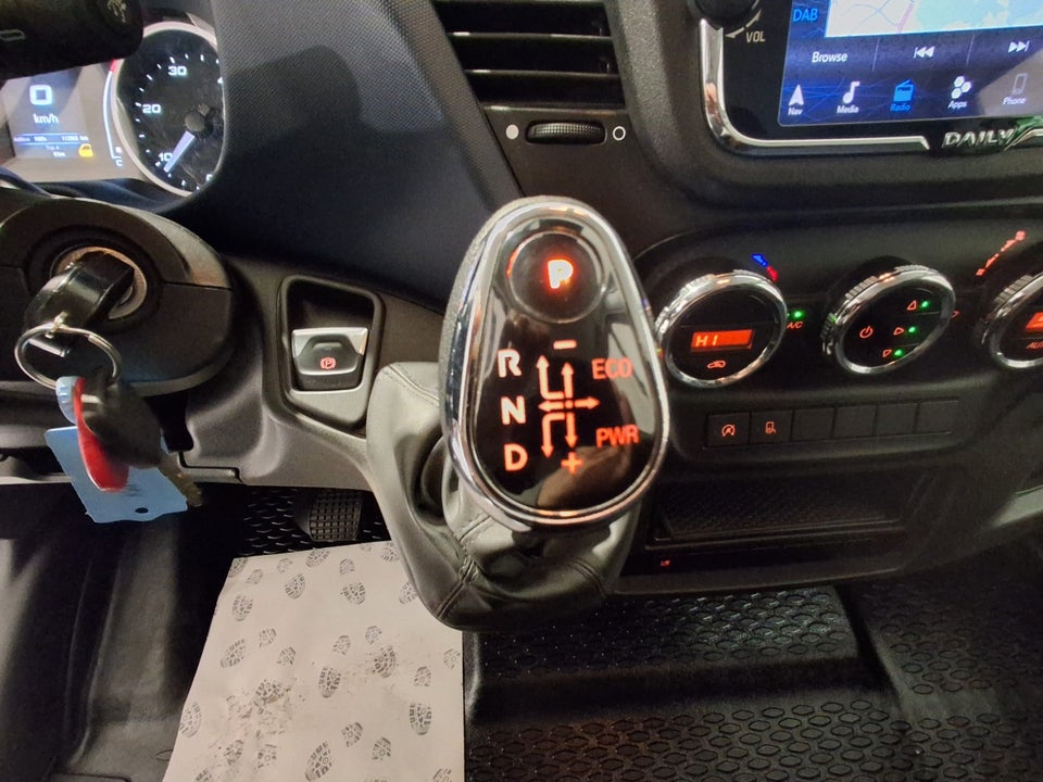 Iveco Daily 2,3 35S16 16m³ Van AG8