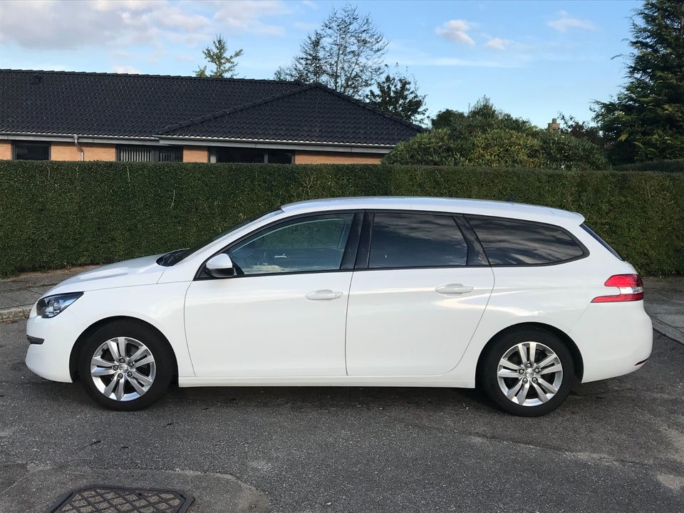 Peugeot 308 1,2 e-THP 110 Access SW 5d