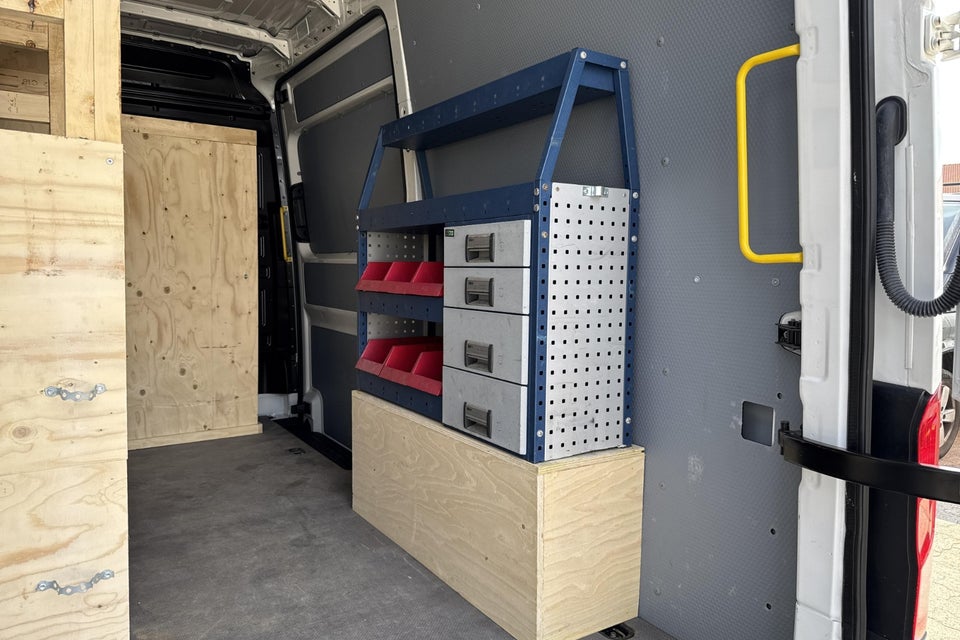 VW Crafter 35 2,0 TDi 177 Kassevogn L3H3