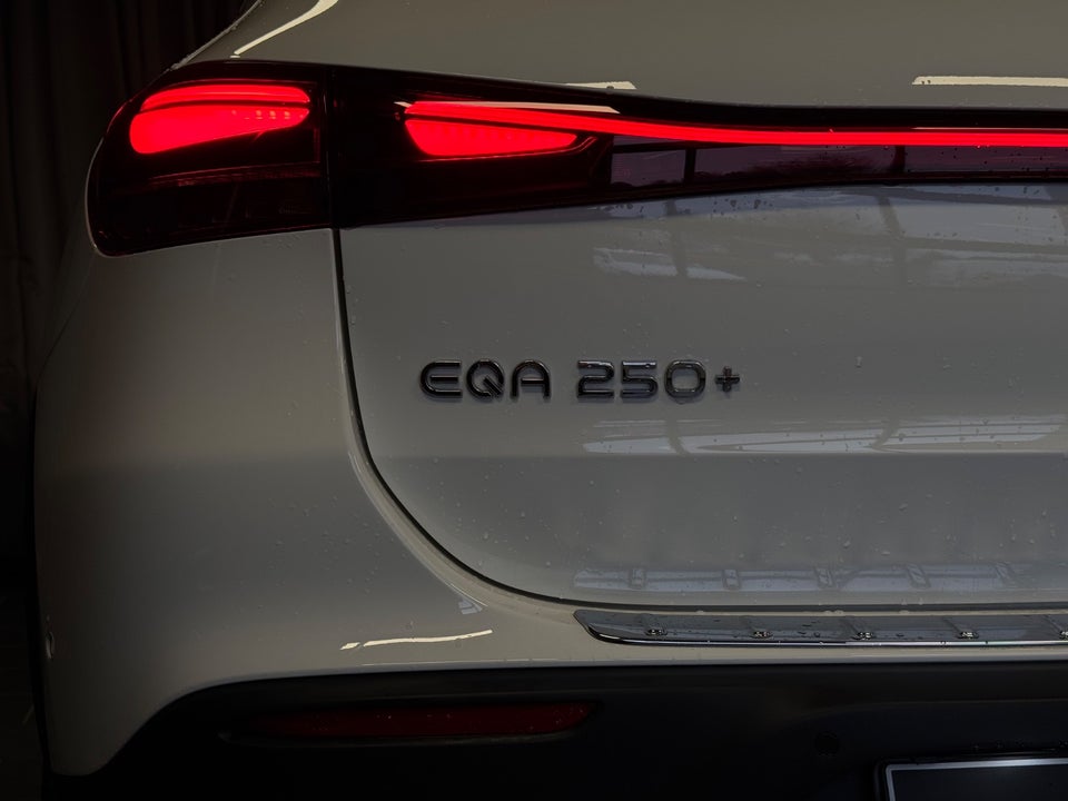 Mercedes EQA250+ Progressive Advance 5d