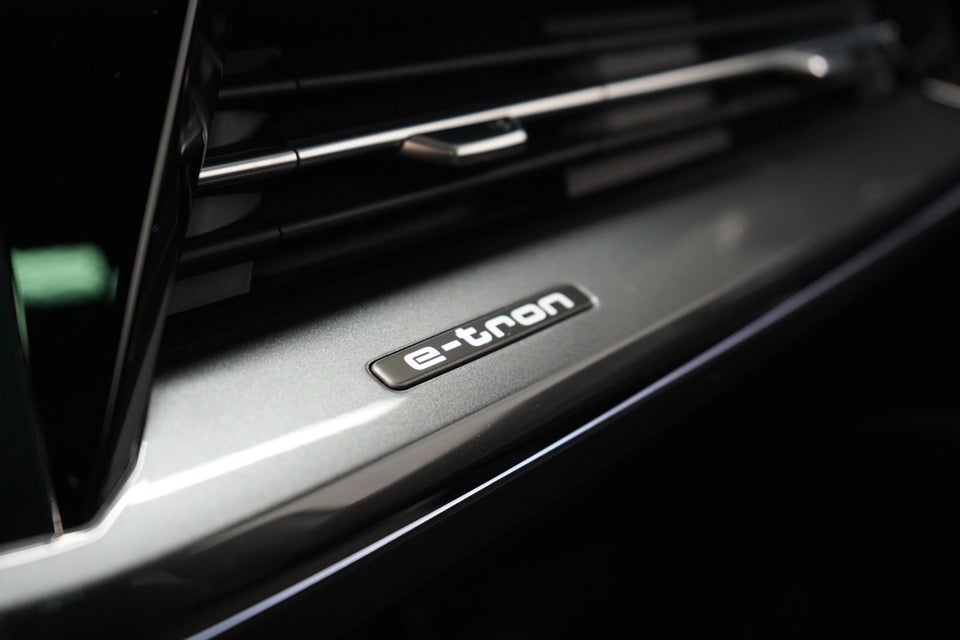 Audi Q4 e-tron 40 S-line 5d