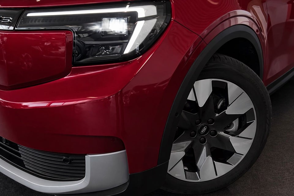 Ford Explorer 77 Premium Extended Range 5d