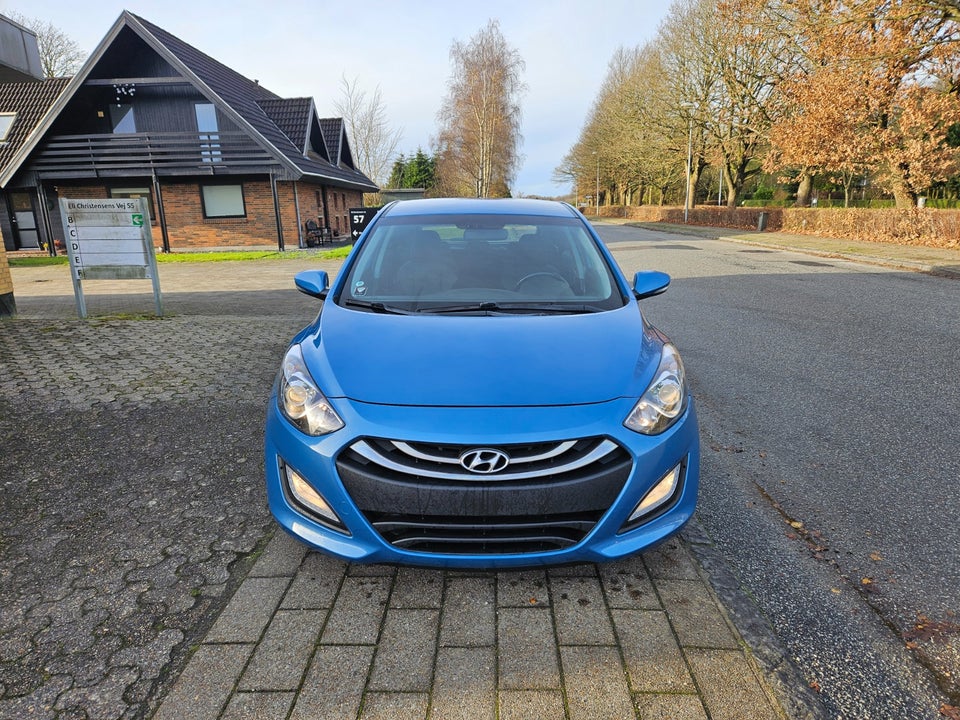 Hyundai i30 1,6 CRDi 110 Style Eco 5d